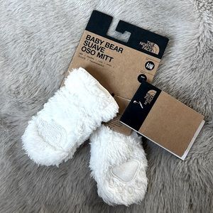 NWT Baby NF 🤍🧸mittens